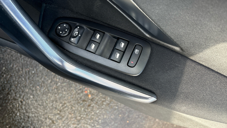 Peugeot 2008 1.2 PureTech Allure Premium 5dr [Start Stop] Petrol Estate